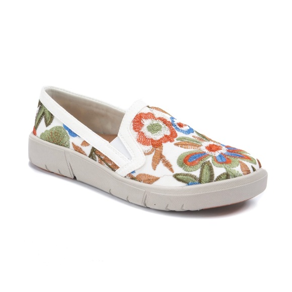 BareTraps Beech Floral Embroidered Slip On Sneaker - Picture 3 of 14